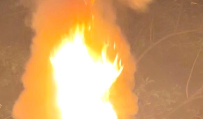ISU pompieri incendiu noaptea